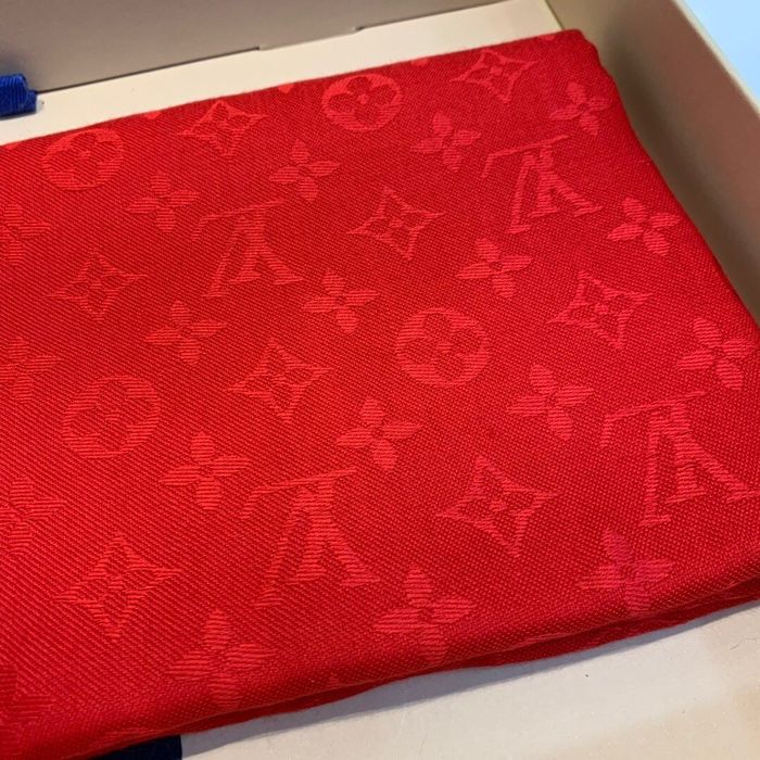 Louis Vuitton Scarf LV00129